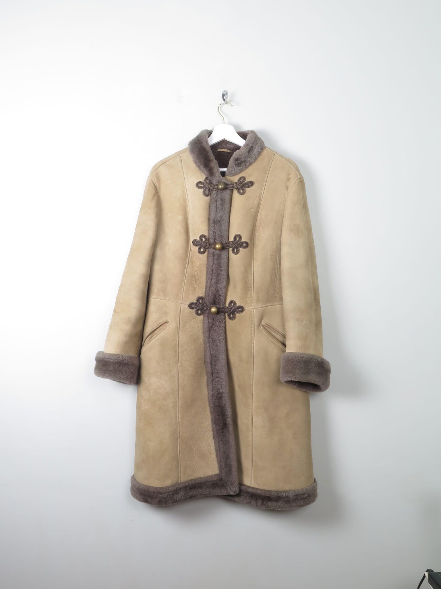 Women's Cossack Style Sheepskin Coat M - The Harlequin