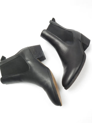 Black Leather Clarks Chelsea Boots 4/37 - The Harlequin