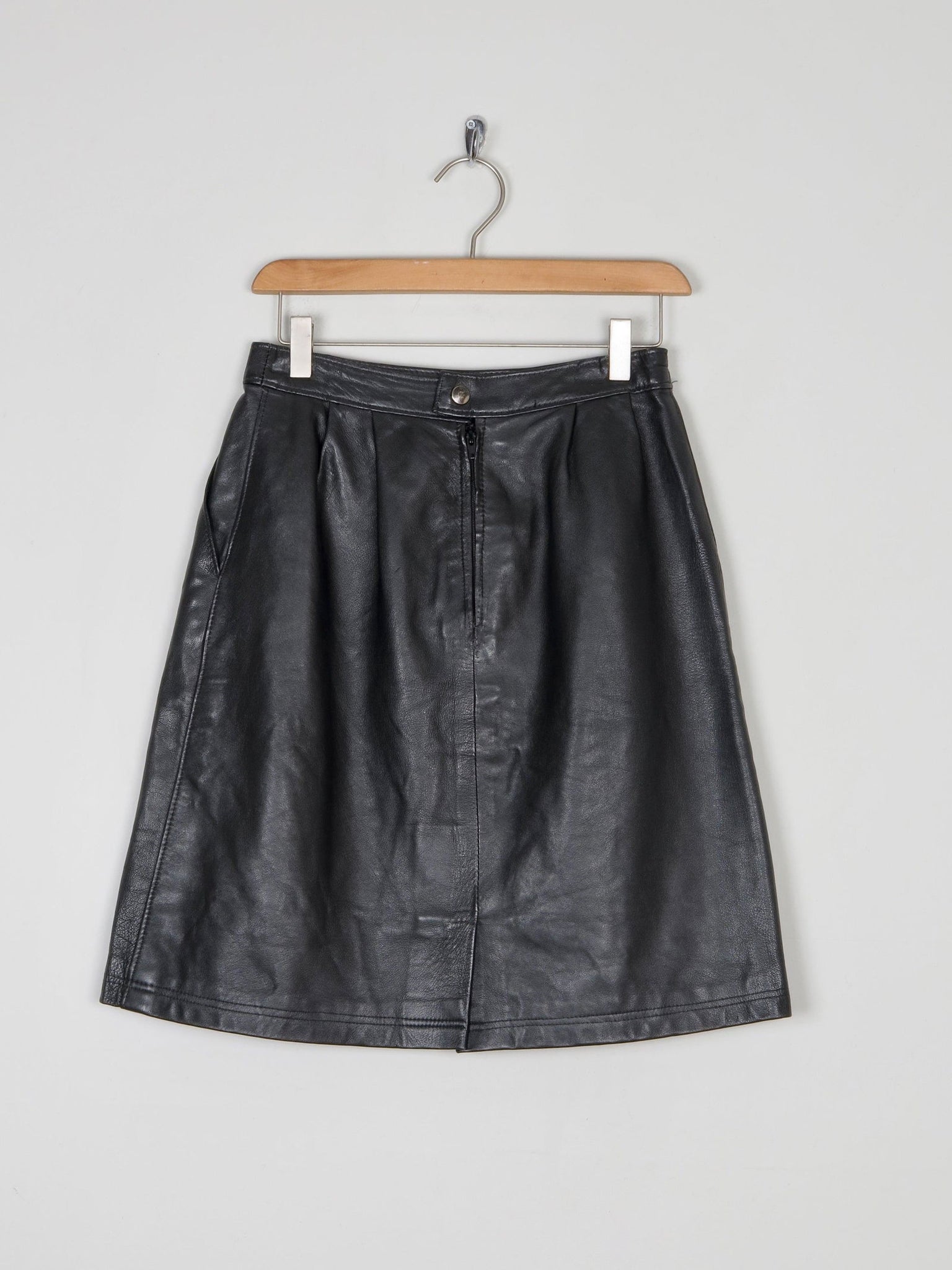Black Leather Short Vintage Skirt 26" 6/8 - The Harlequin