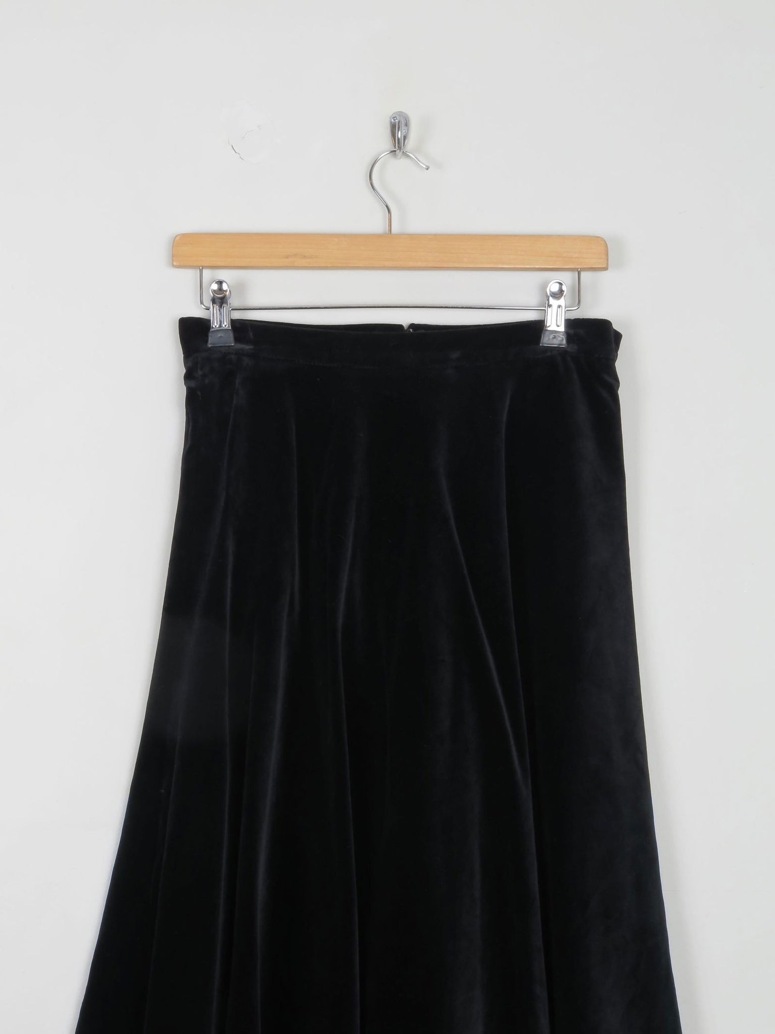 Black Velvet Vintage Full Skirt Midi S 28" - The Harlequin