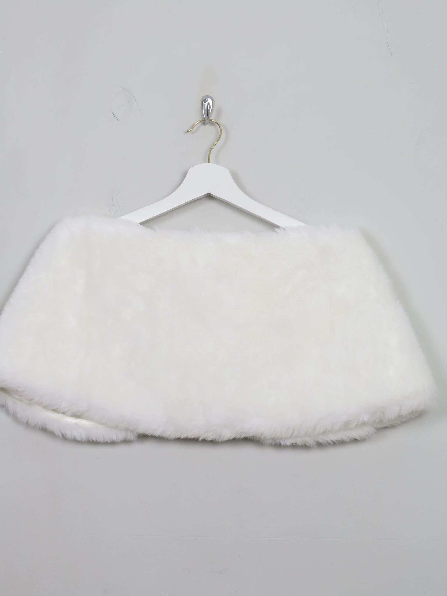 Women's New Ivory Faux Fur Wrap Cape - The Harlequin