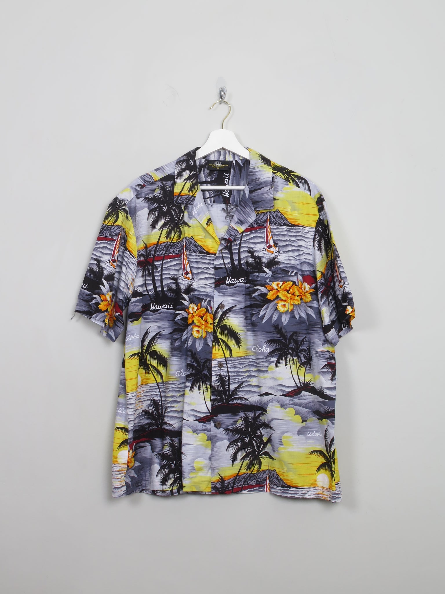 Men's Vintage Hawaiian Shirt XL - The Harlequin