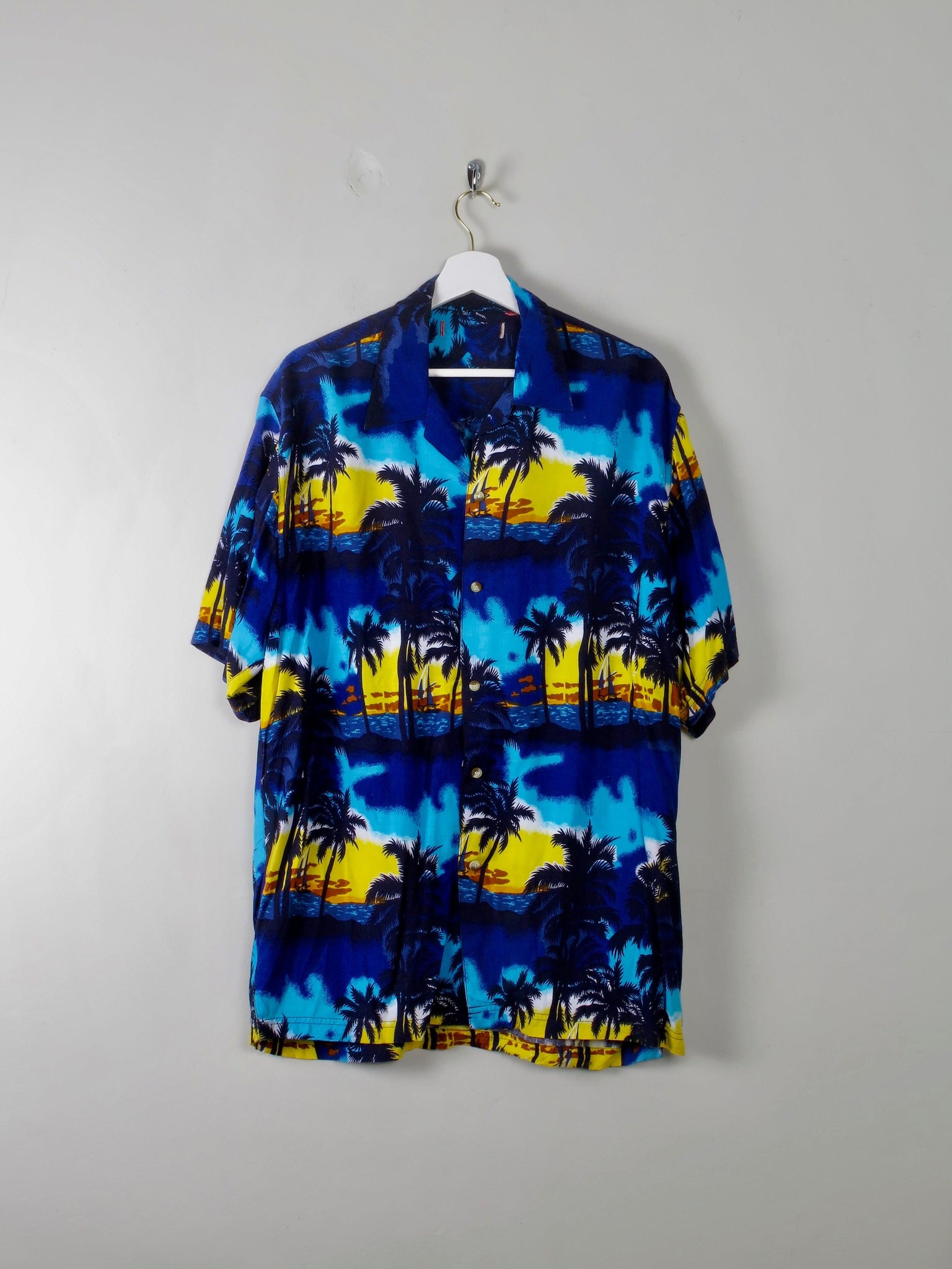 Men's Vintage Hawaiian Shirt XL - The Harlequin