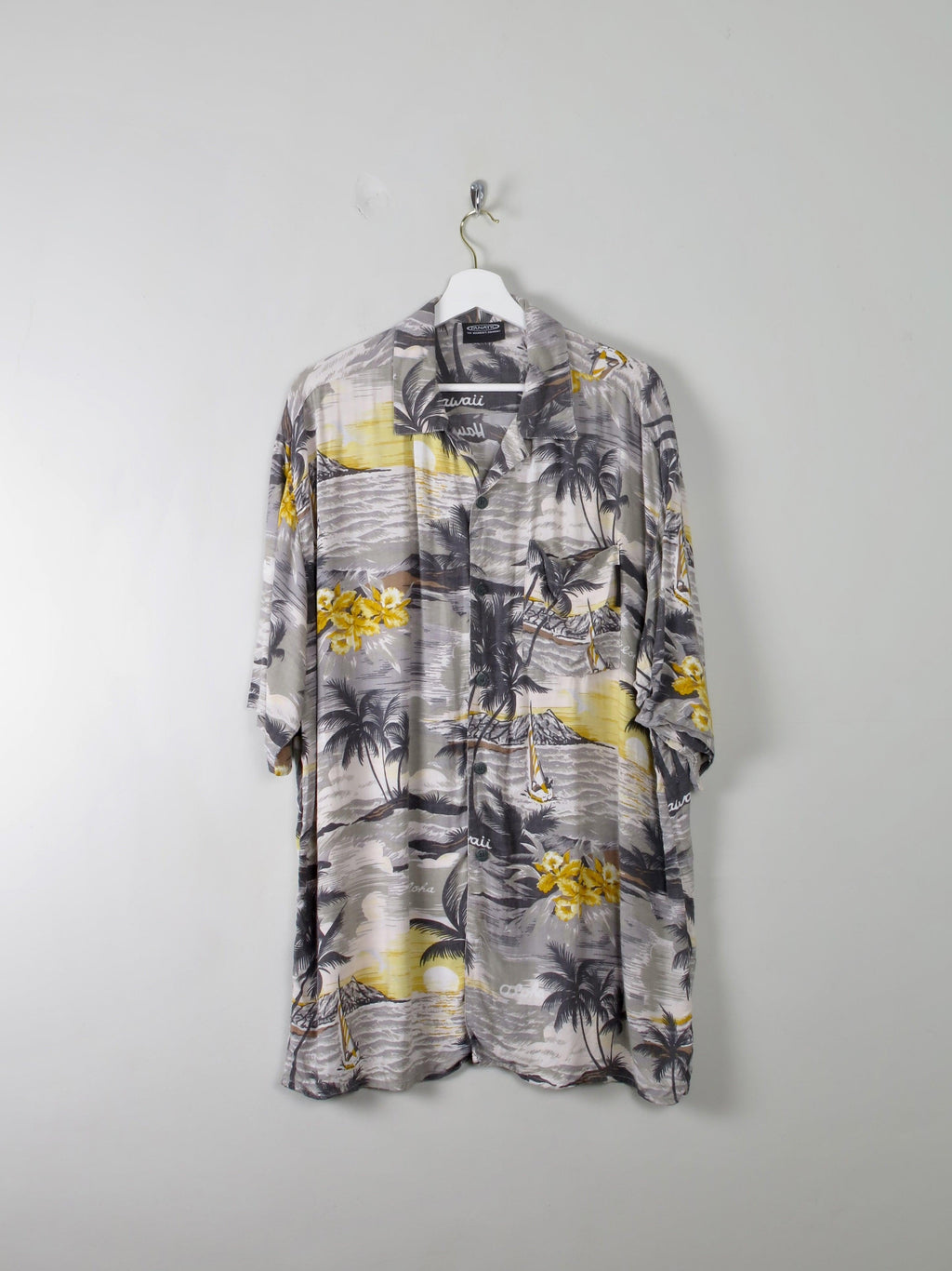 Men's Vintage Hawaiian Shirt XL - The Harlequin