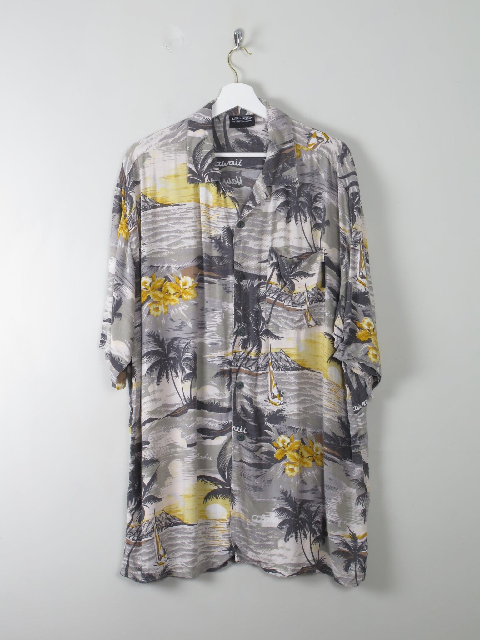 Men's Vintage Hawaiian Shirt XL - The Harlequin