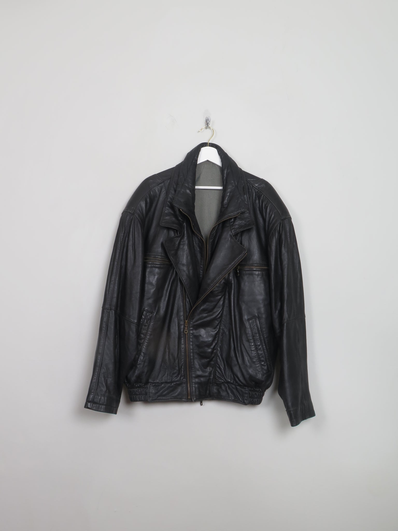 Men's Vin tage Black leather Bomber Jacket L/XL - The Harlequin