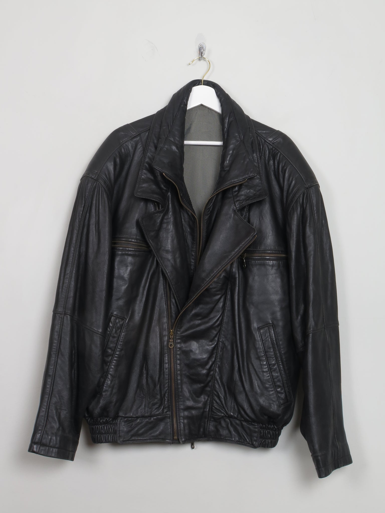 Men's Vin tage Black leather Bomber Jacket L/XL - The Harlequin