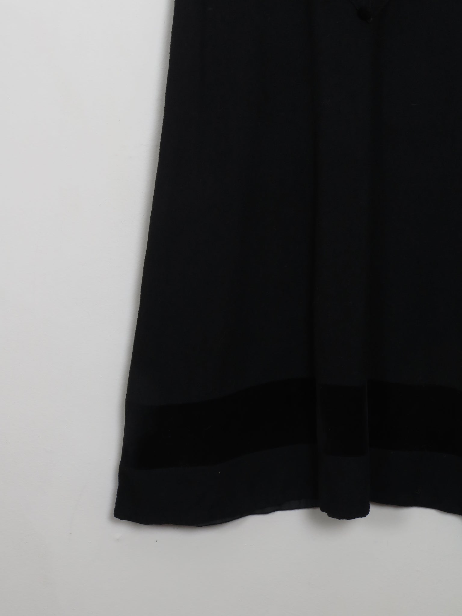 Vintage Black 1940s/50s Wool Dress With Velvet Trims S