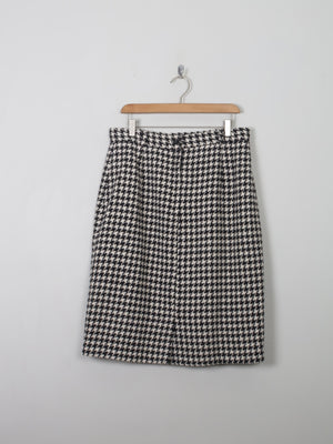 Vintage Black & White Herringbone Pencil Skirt 32" W - The Harlequin