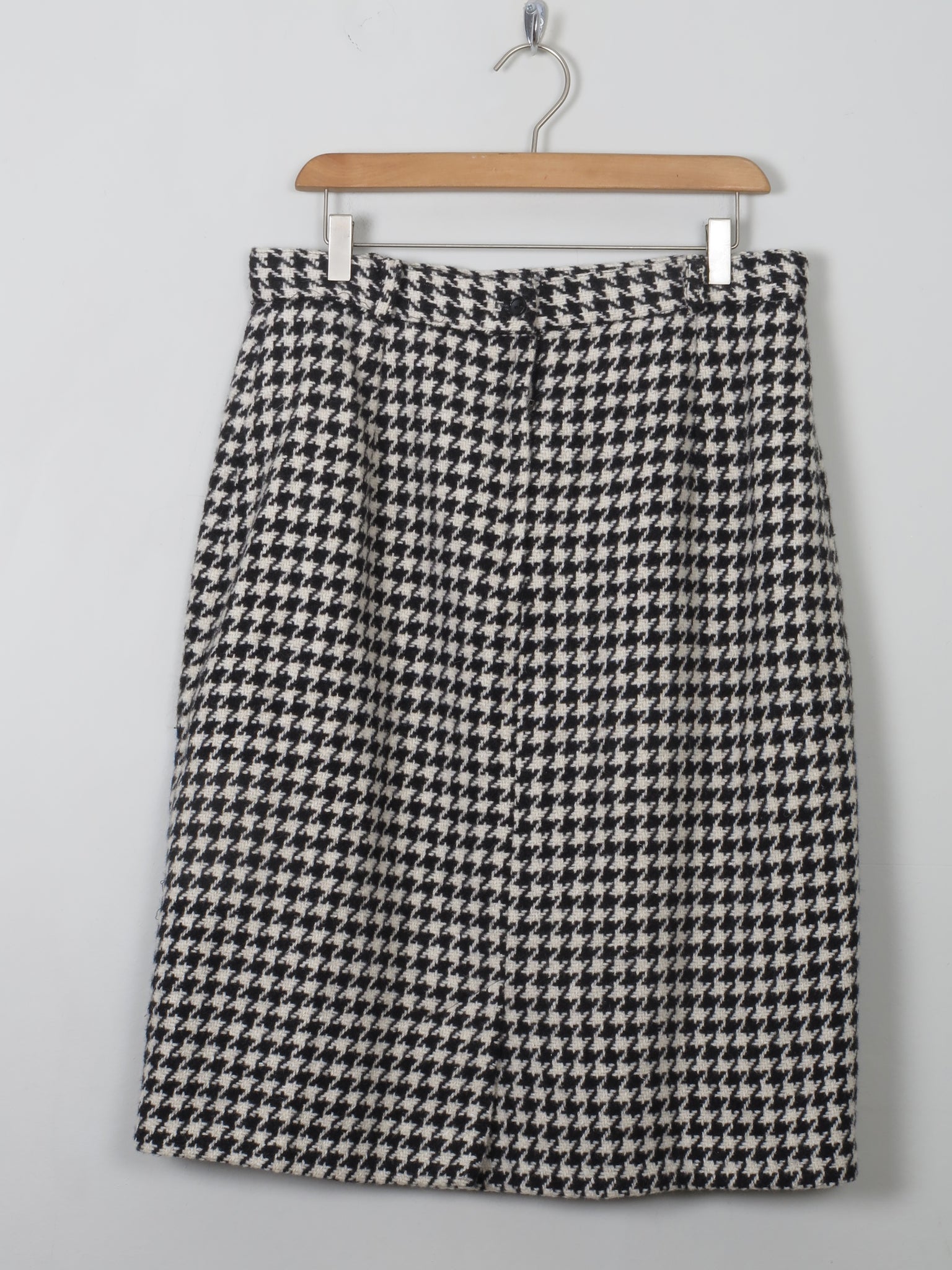 Vintage Black & White Herringbone Pencil Skirt 32" W - The Harlequin