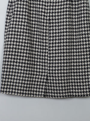 Vintage Black & White Herringbone Pencil Skirt 32" W - The Harlequin