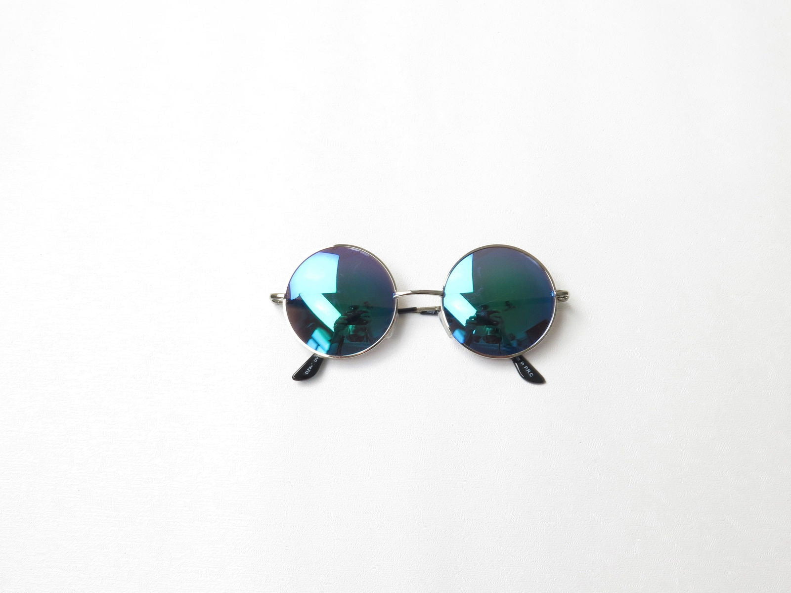 Lennon Round Mirrored Sunglasses With Different Coloured Lenses New - The Harlequin