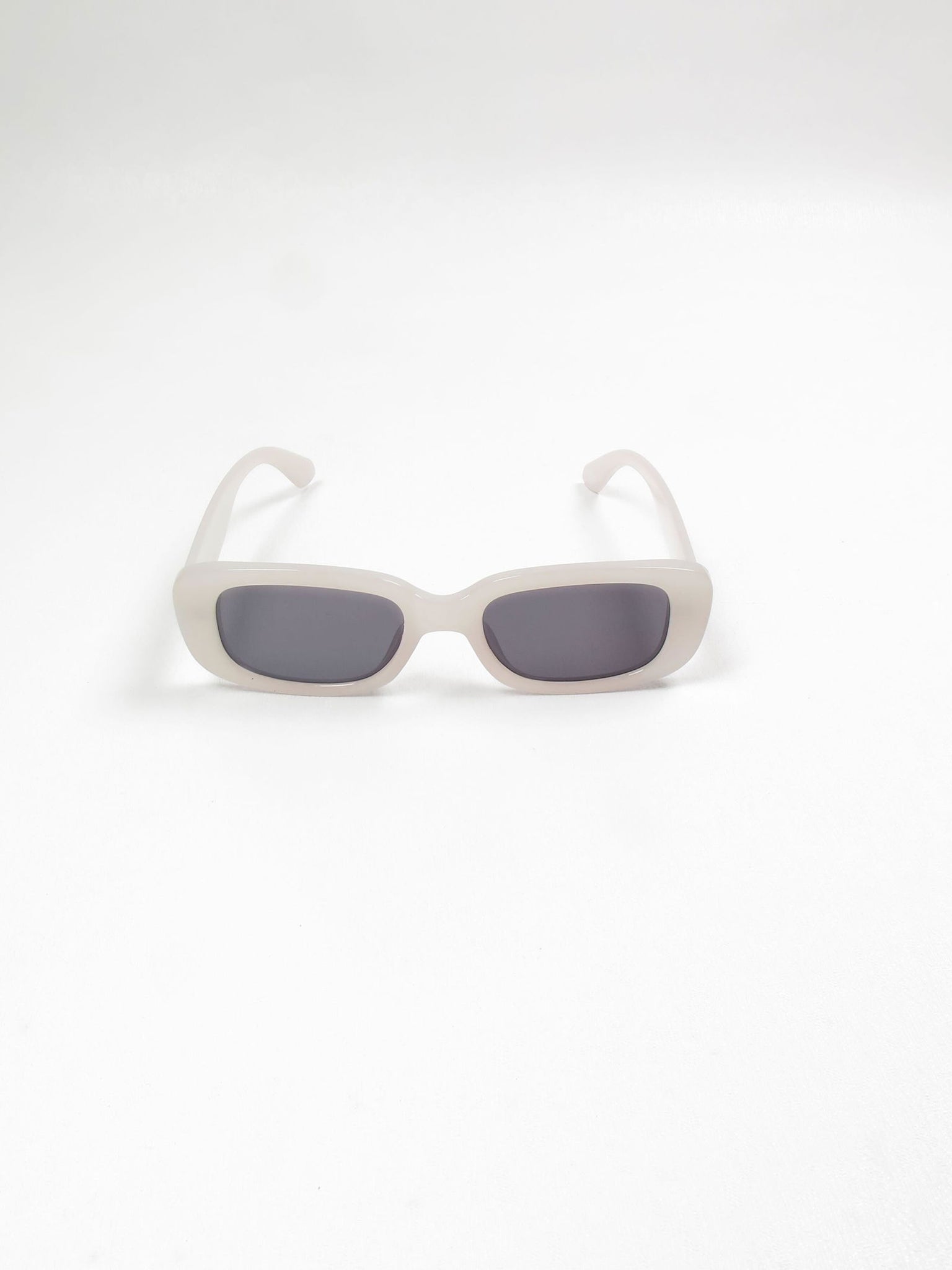 Lucy Low Vintage Style Rectangle Women's Sunglasses - The Harlequin
