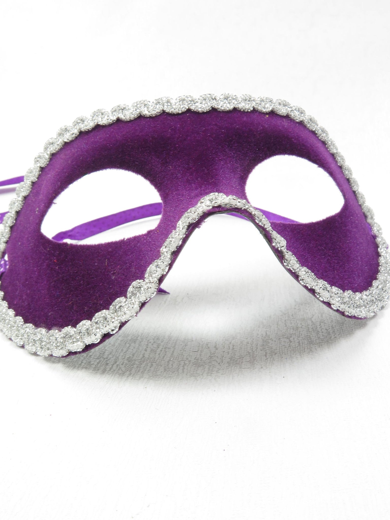 Masquerade Masks Velvet - The Harlequin