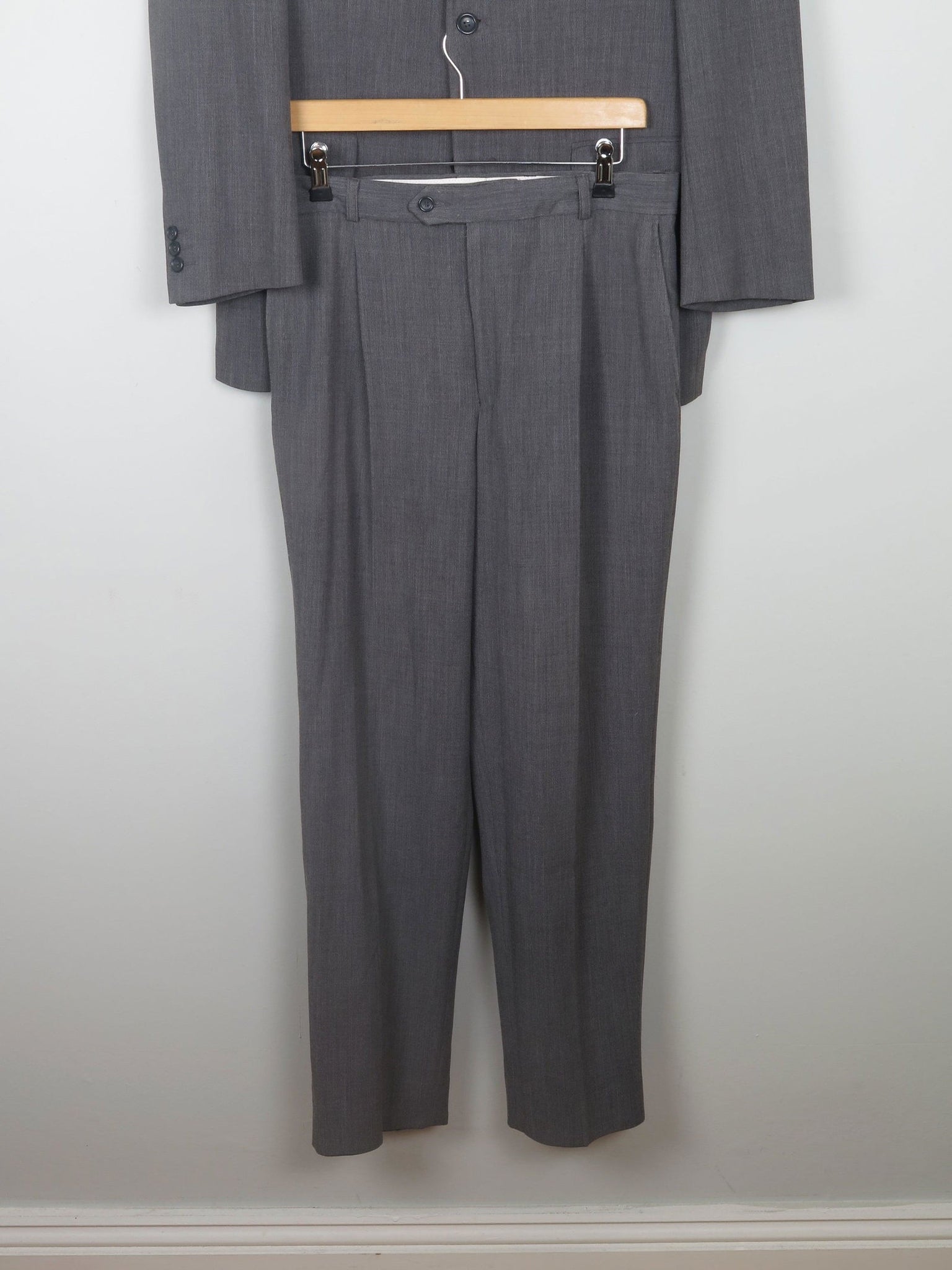 Men's Grey Three Piece Vintage Suit 38" {Oversized Jacket} - The Harlequin