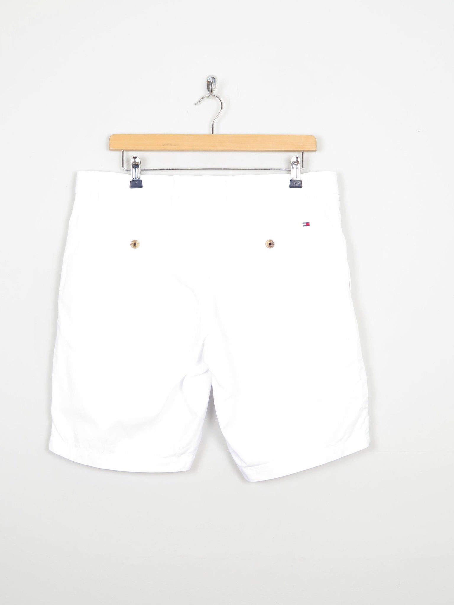 Men's Vintage White Cotton Tommy Hilfiger Shorts 34"W - The Harlequin