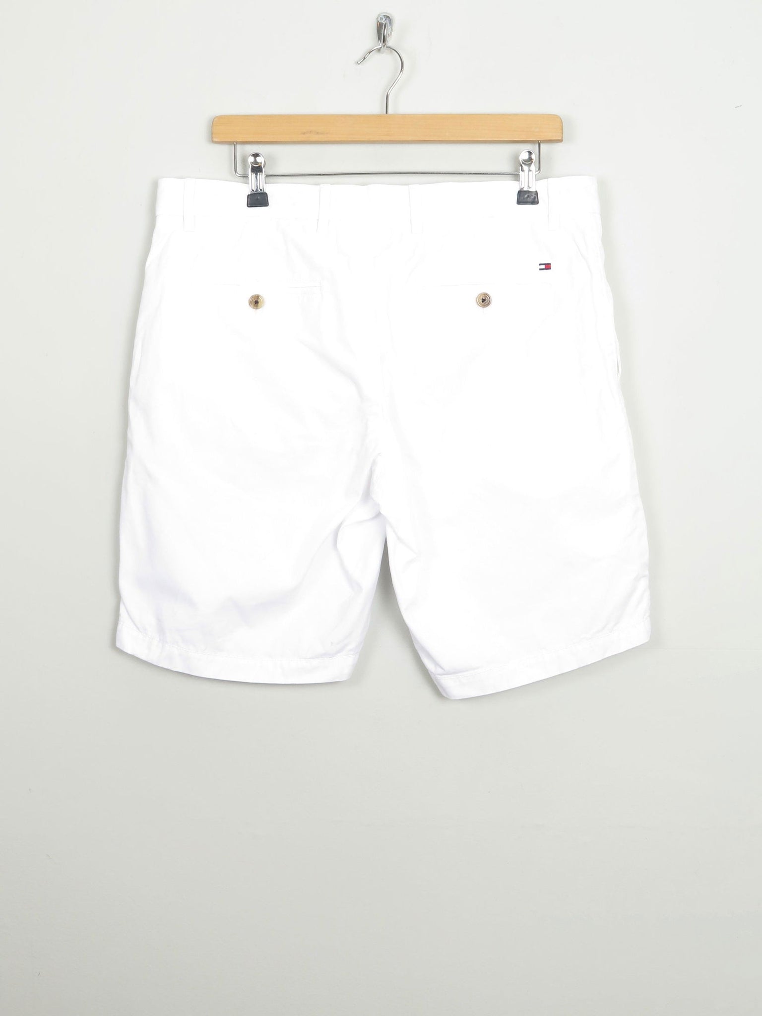 Men's Vintage White Cotton Tommy Hilfiger Shorts 34"W - The Harlequin