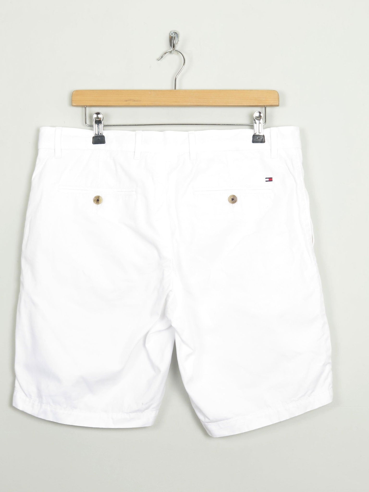 Men's Vintage White Cotton Tommy Hilfiger Shorts 34"W - The Harlequin