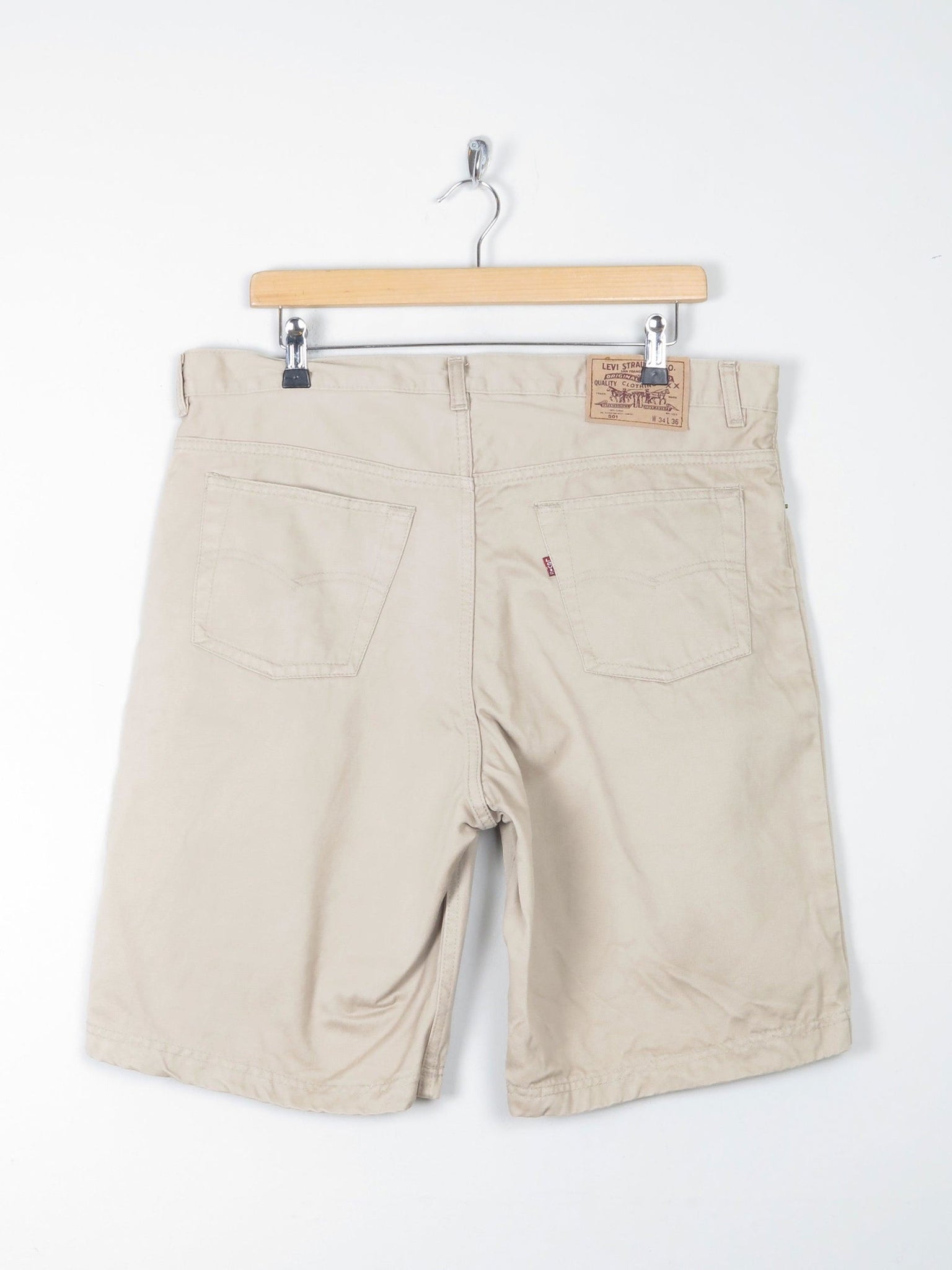 Mens Khaki Levi’s Shorts Long Vintage 34" - The Harlequin