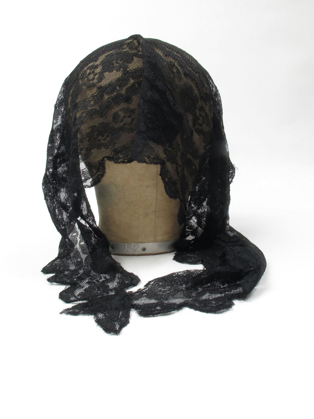 Vintage Black Lace Mantilla - The Harlequin