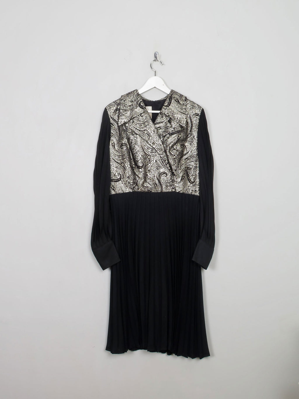Vintage Black Pleated Dress With Collar & Sleeves M - The Harlequin