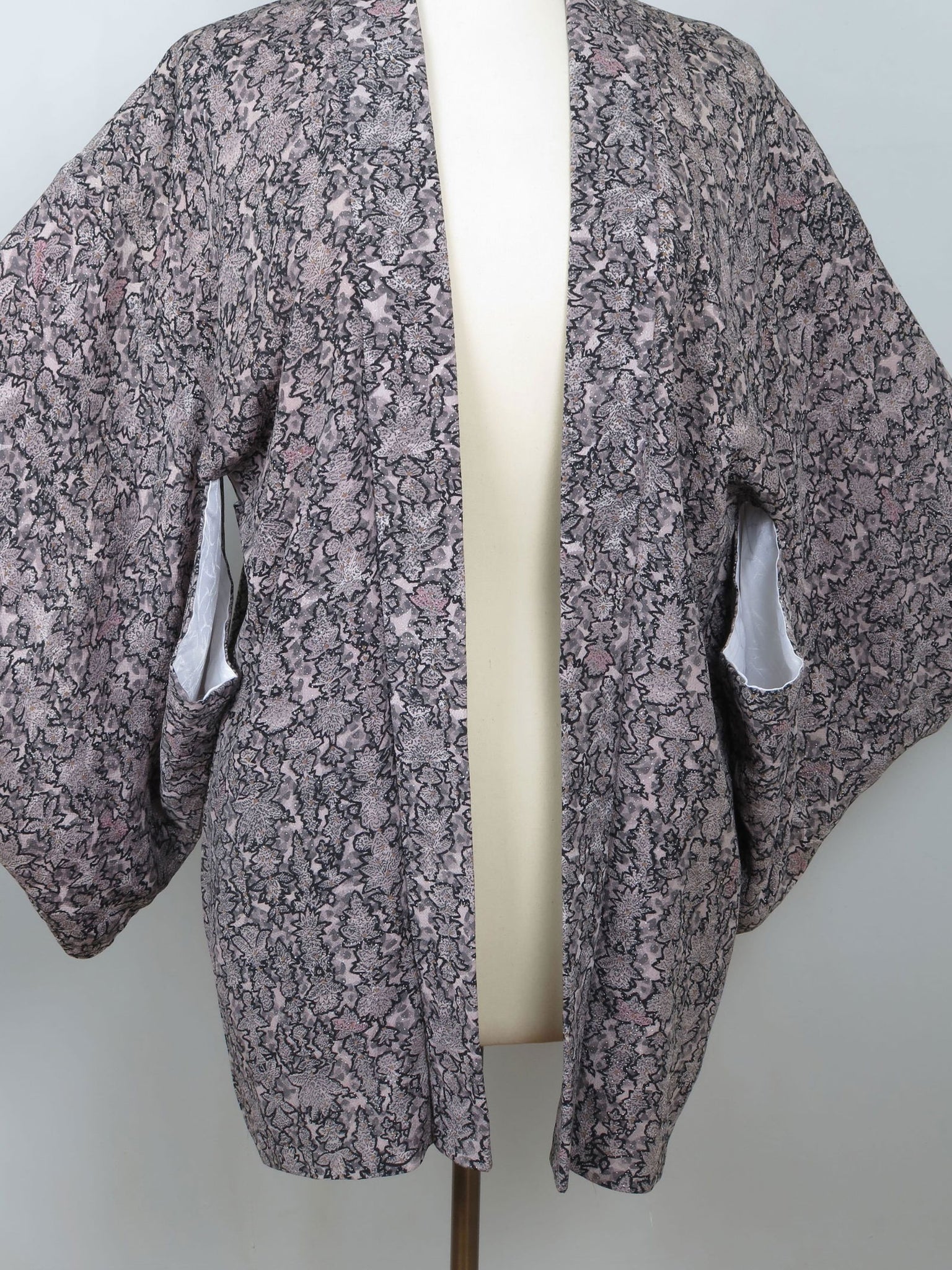 Vintage Brocade Harori Kimono Pink & Grey M - The Harlequin