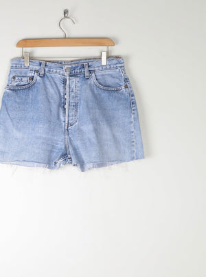 Vintage Levis Denim Cut-Off Shorts 31W - The Harlequin