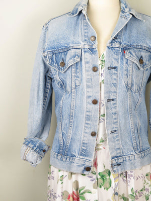 Vintage Men’s Blue Levi’s Denim Jacket Trucker S - The Harlequin