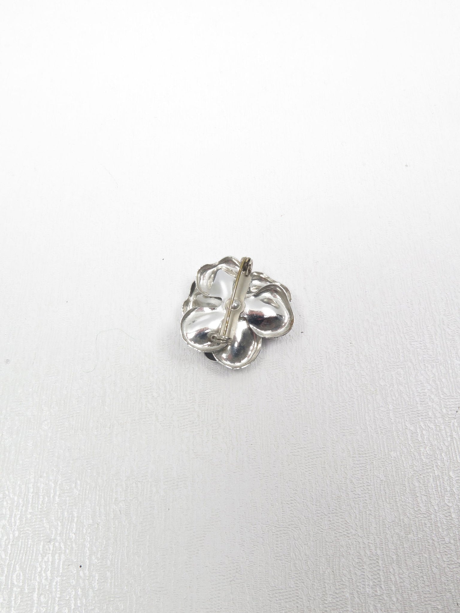 Vintage Small Silver Metal Floral Brooch - The Harlequin