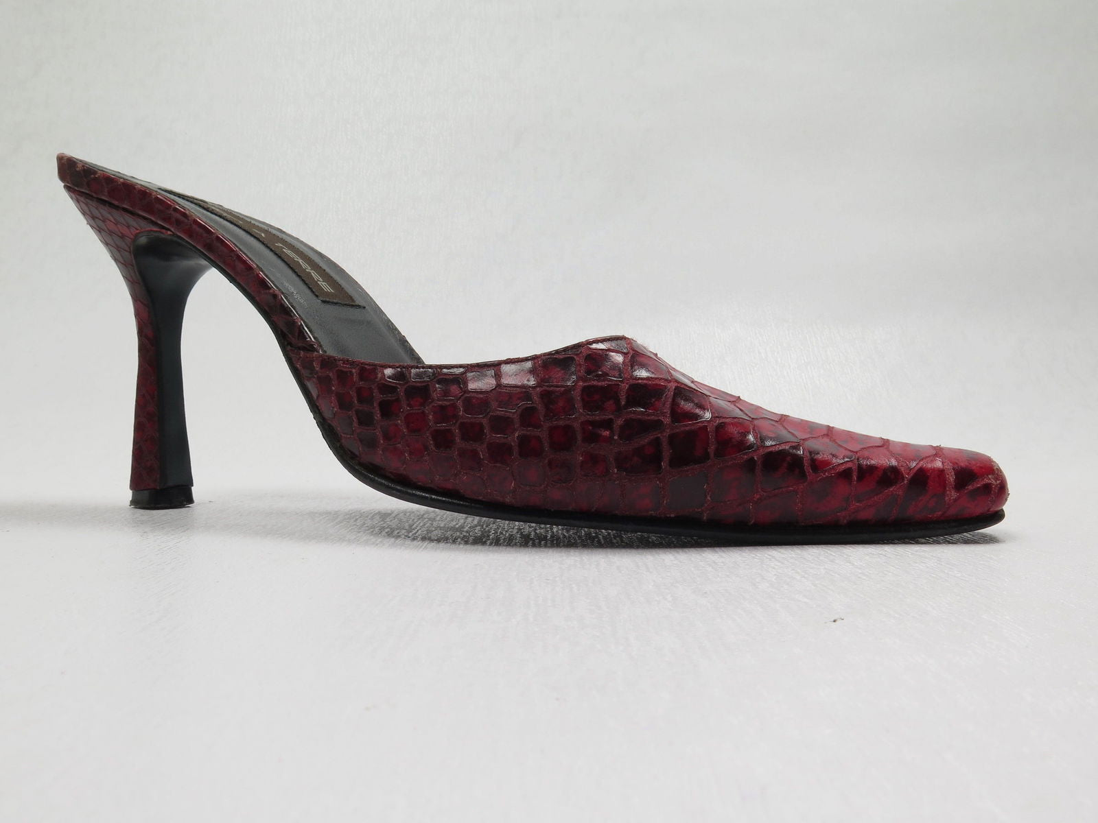 Women’s 90s Vintage Pied De Tierre Wine Snakeskin Mules 5/38 {Narrow Fit} - The Harlequin