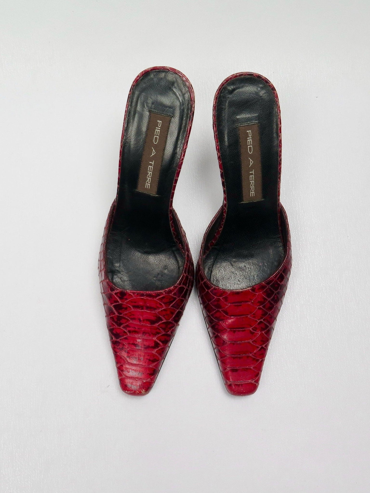 Women’s 90s Vintage Pied De Tierre Wine Snakeskin Mules 5/38 {Narrow Fit} - The Harlequin