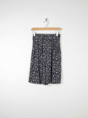 Women’s Black Bermuda Floral Vintage Shorts XS/S 8/10 Approx - The Harlequin