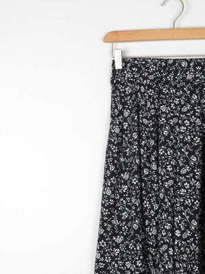 Women’s Black Bermuda Floral Vintage Shorts XS/S 8/10 Approx - The Harlequin