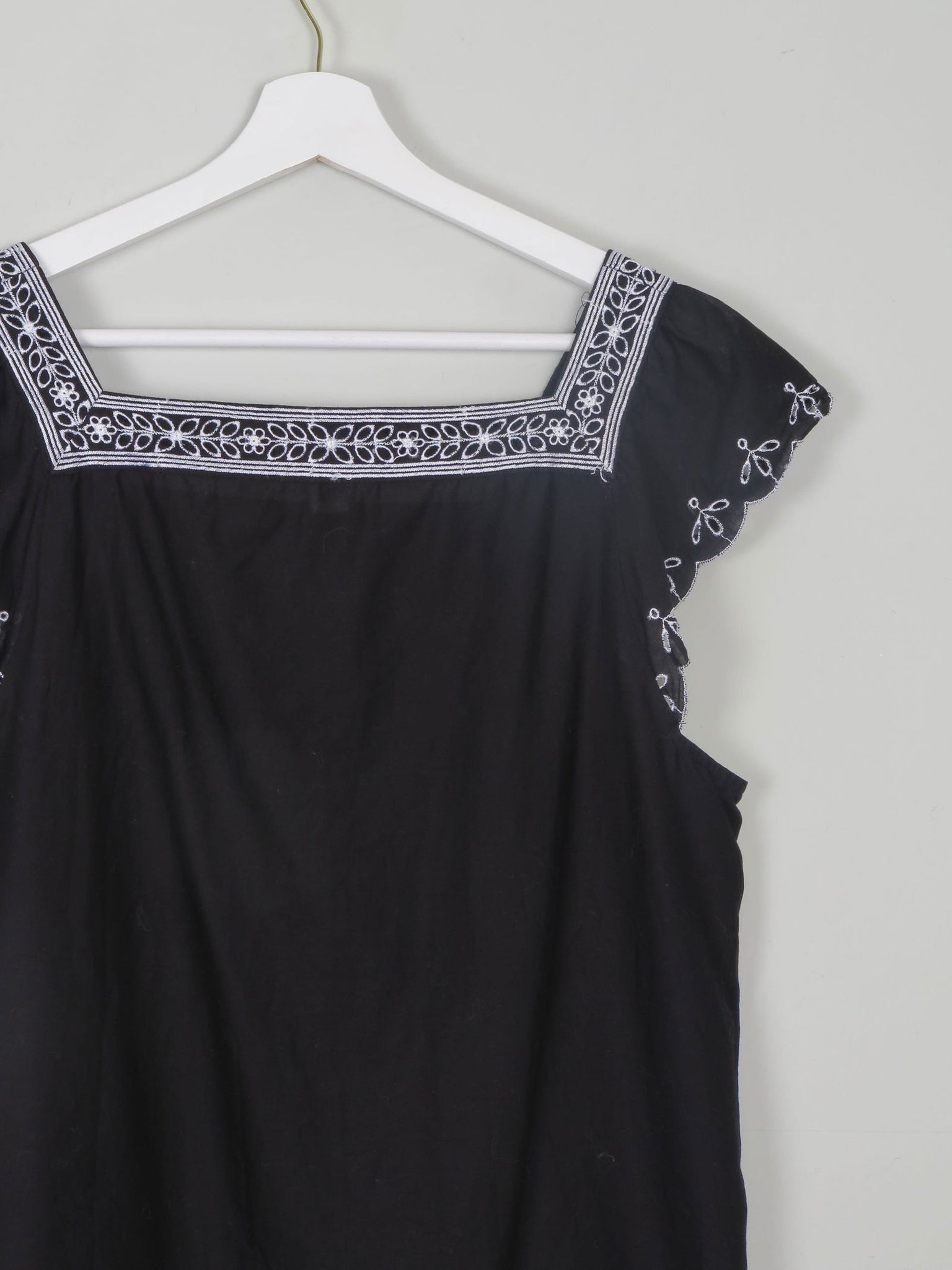 Women's Black Camisole Blouse By Ann Taylor L - The Harlequin