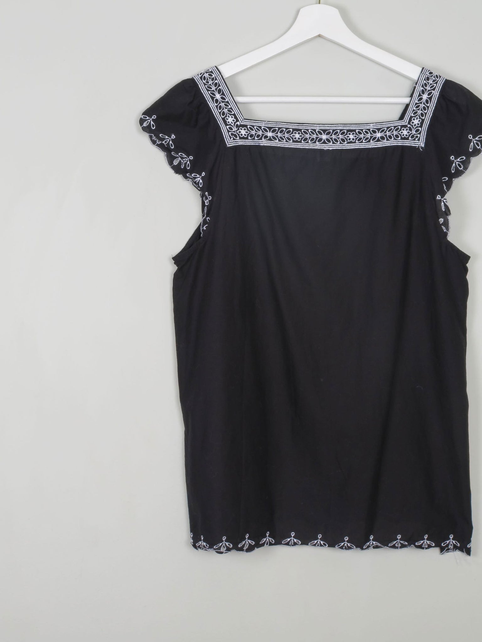 Women's Black Camisole Blouse By Ann Taylor L - The Harlequin