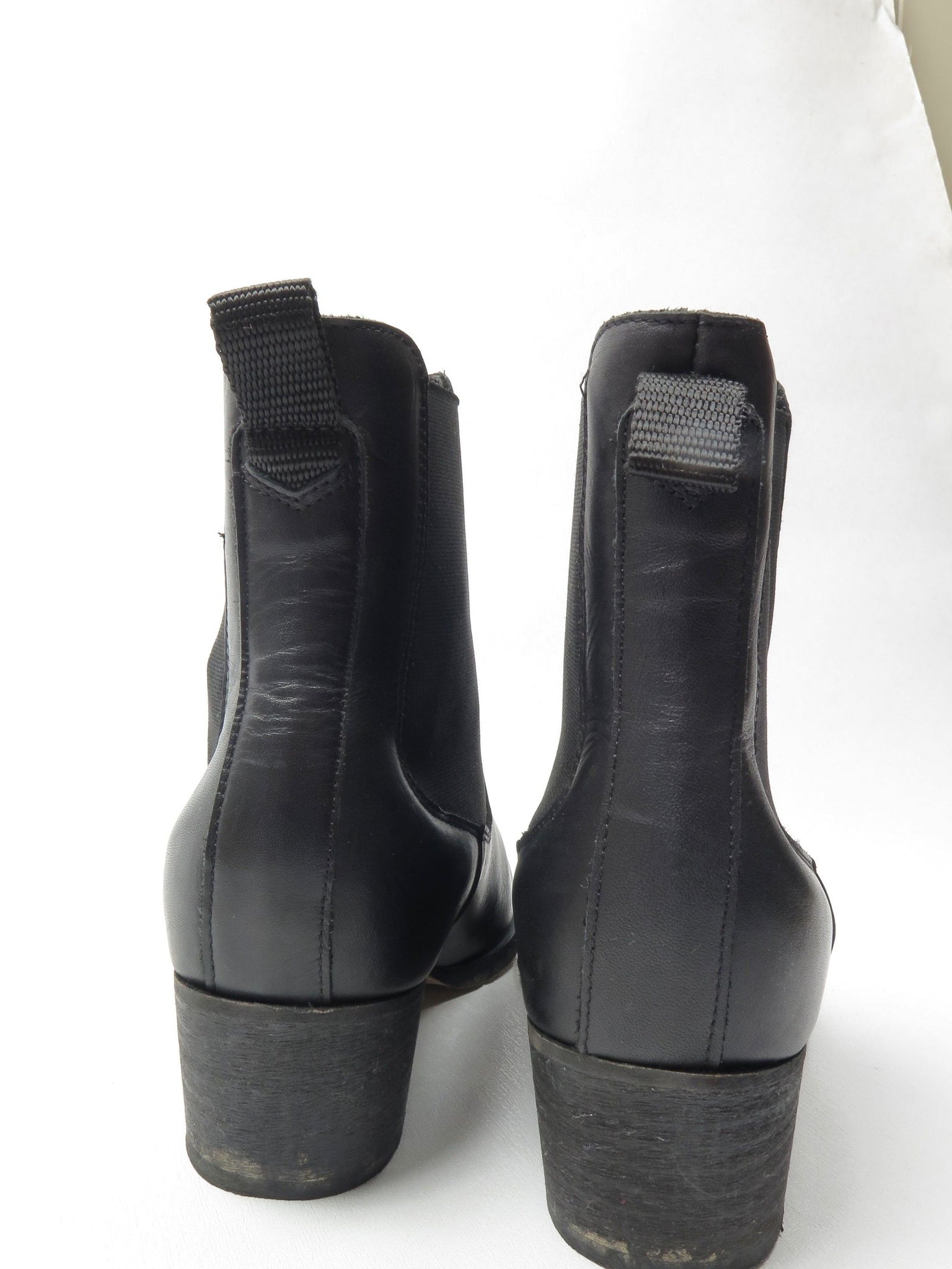 Women’s Black Leather Clarks Chelsea Boots 4/37 - The Harlequin