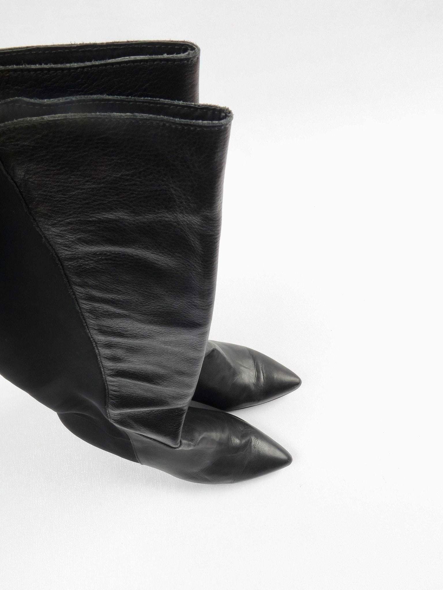 Women's Black Leather Knee-High Boots 40/7 - The Harlequin