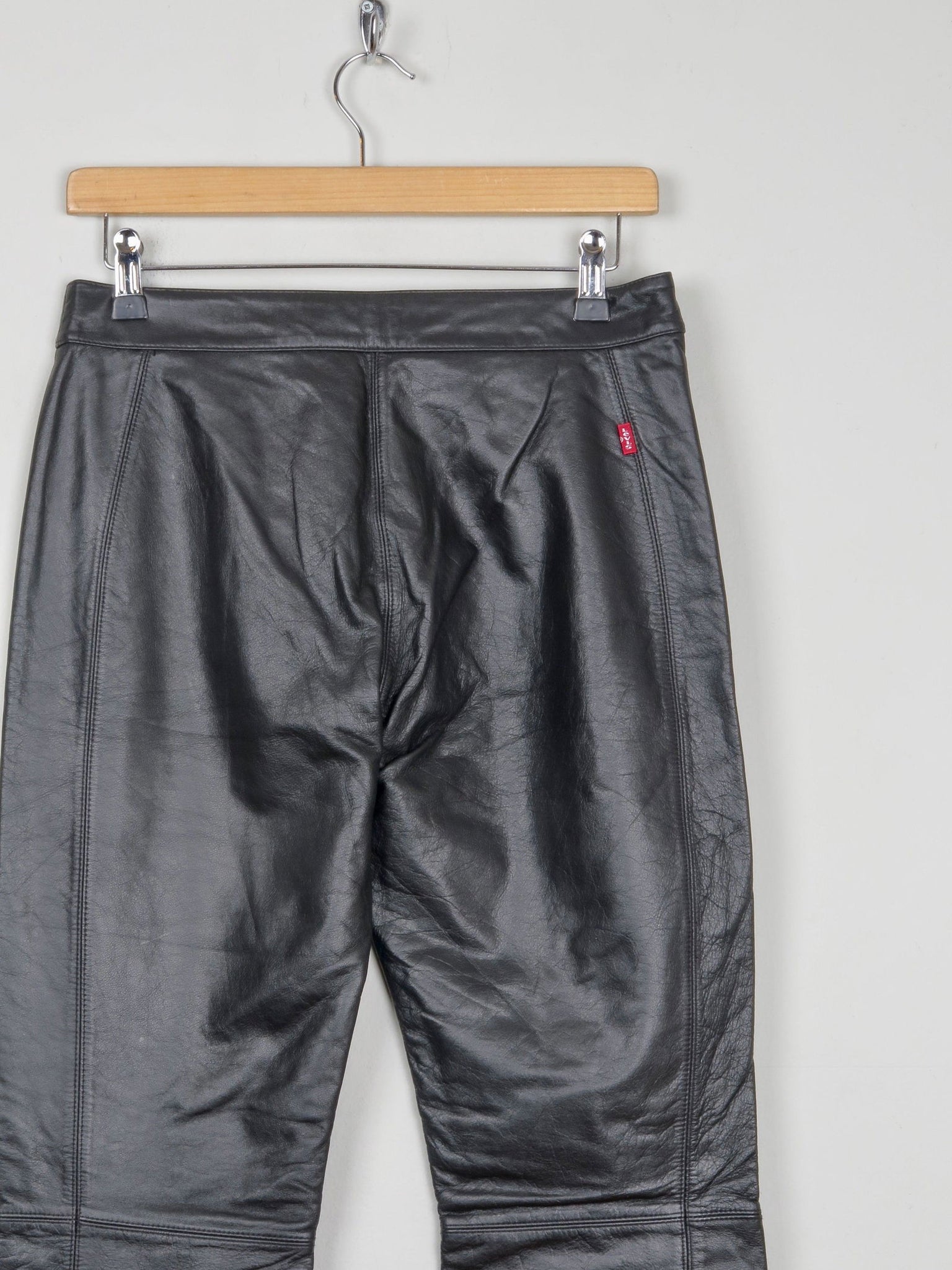 Women's Black Leather Levi’s Trousers 28"/32L - The Harlequin