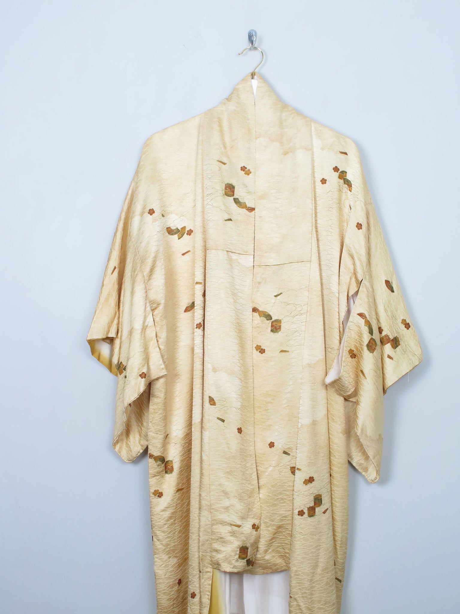 Women's Deep Cream Silk Vintage Kimono S/M - The Harlequin