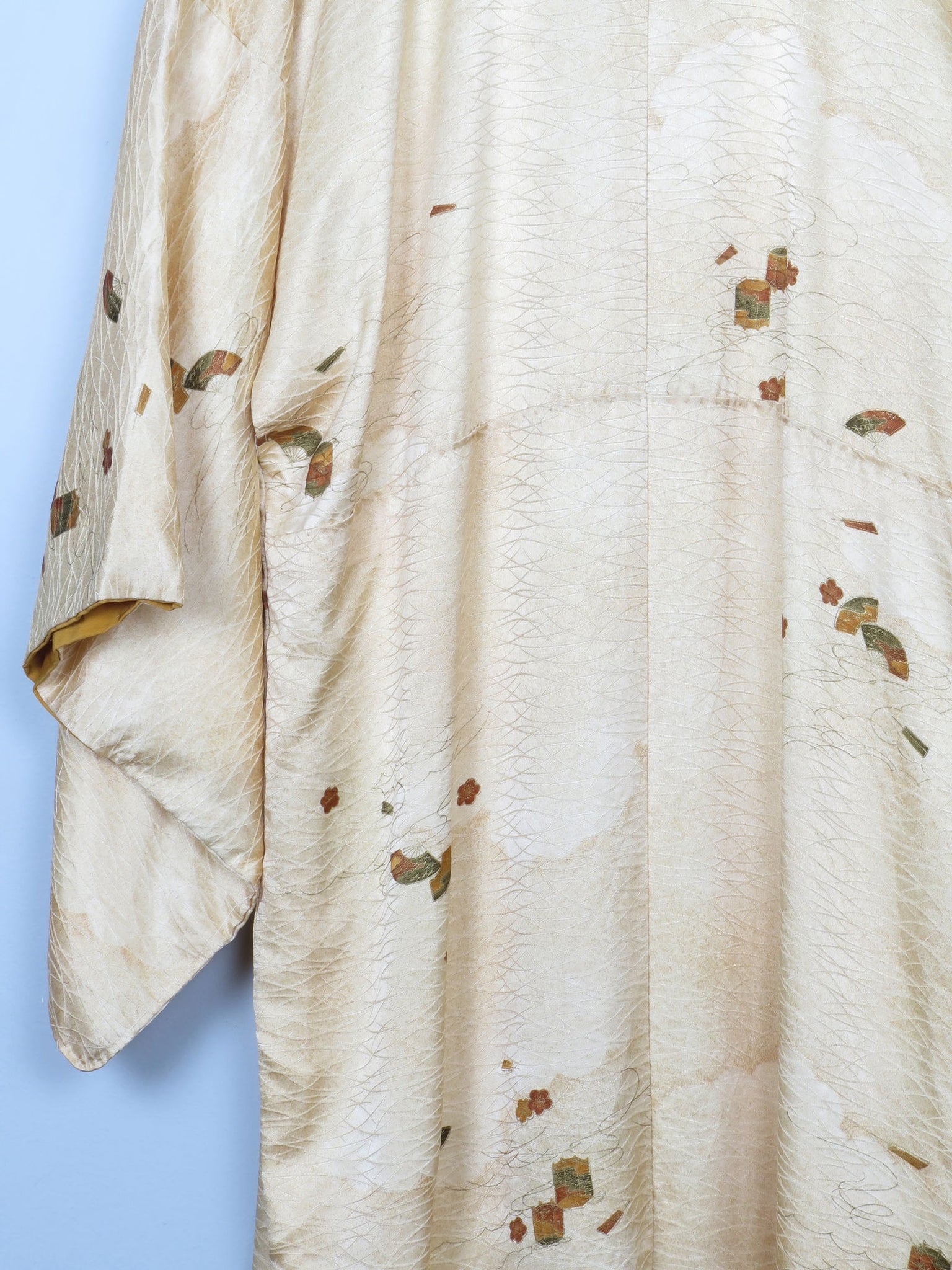 Women's Deep Cream Silk Vintage Kimono S/M - The Harlequin