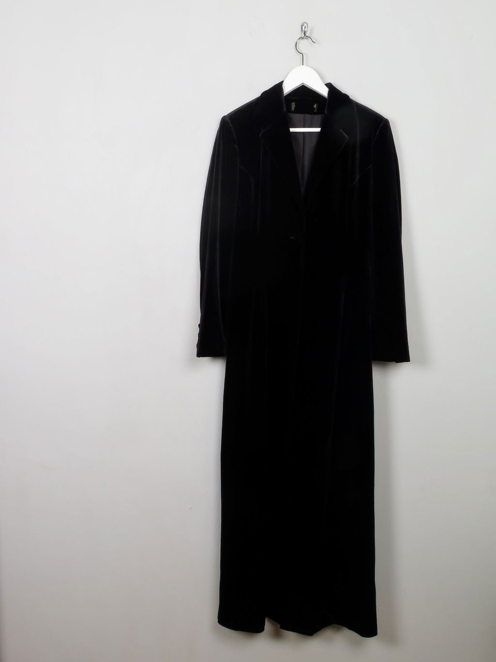 Women’s  Long Black Velvet Coat S - The Harlequin