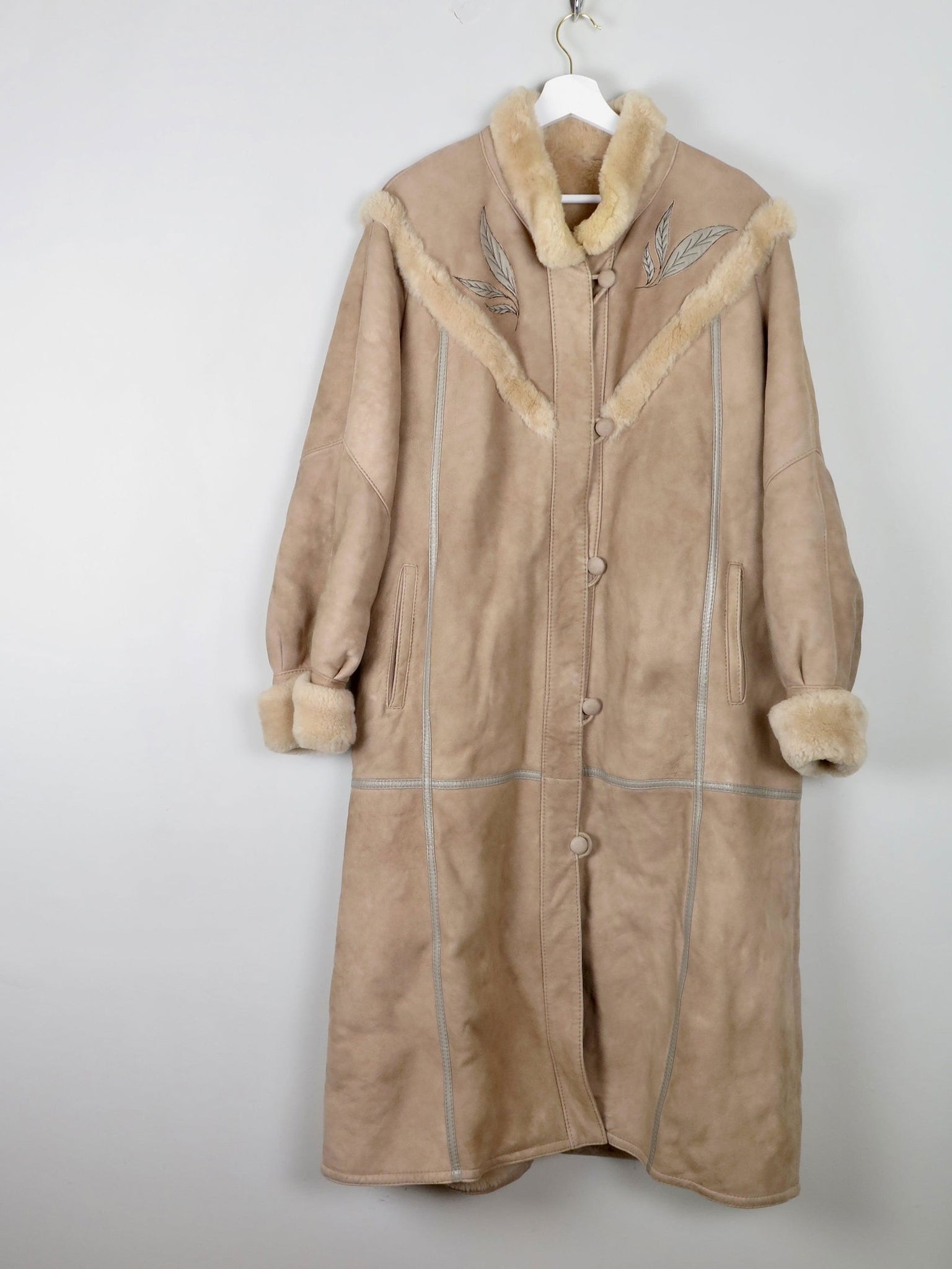 Women's Vintage Beige Sheepskin Embroidered Coat M/L - The Harlequin