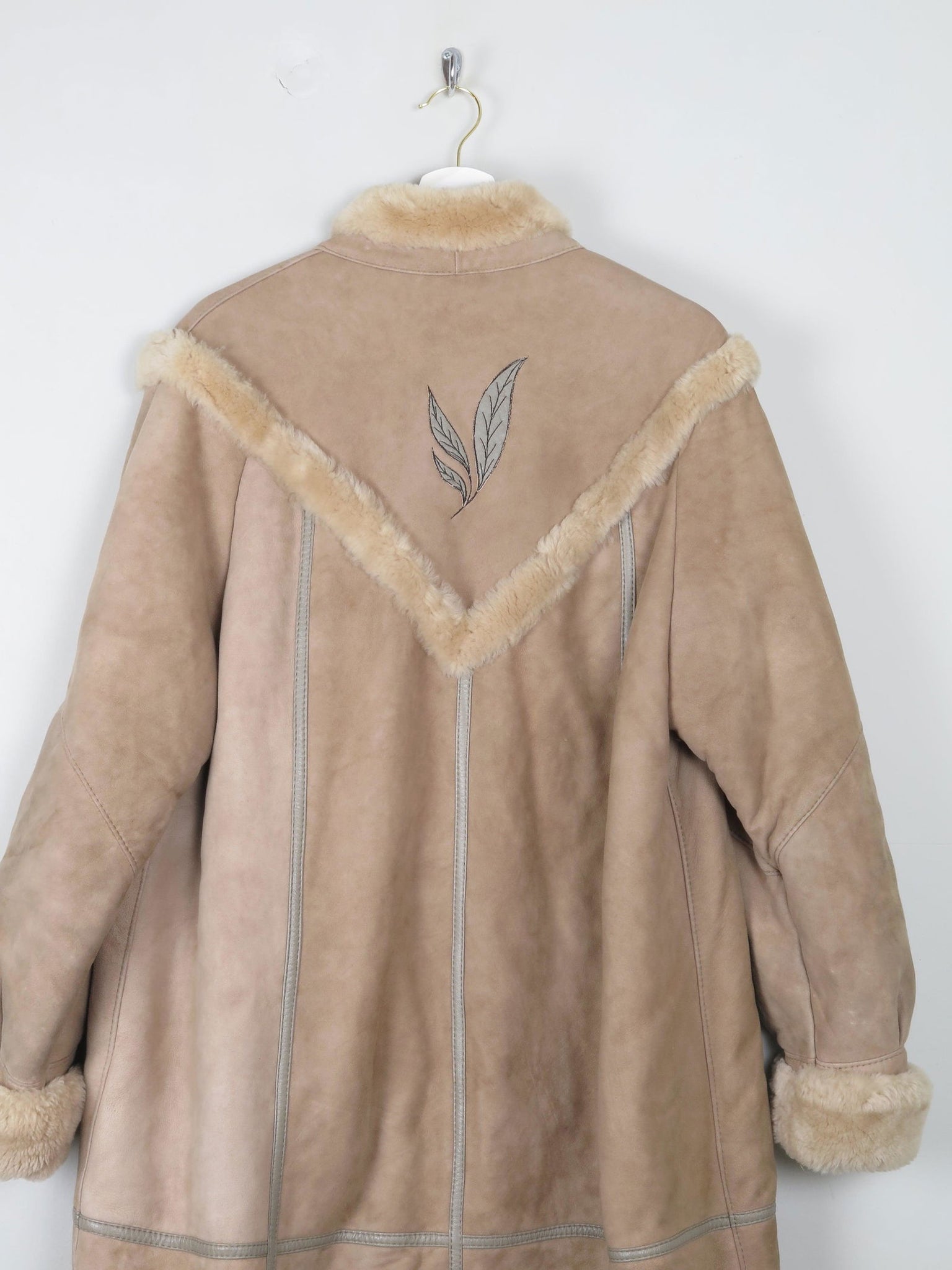 Women's Vintage Beige Sheepskin Embroidered Coat M/L - The Harlequin