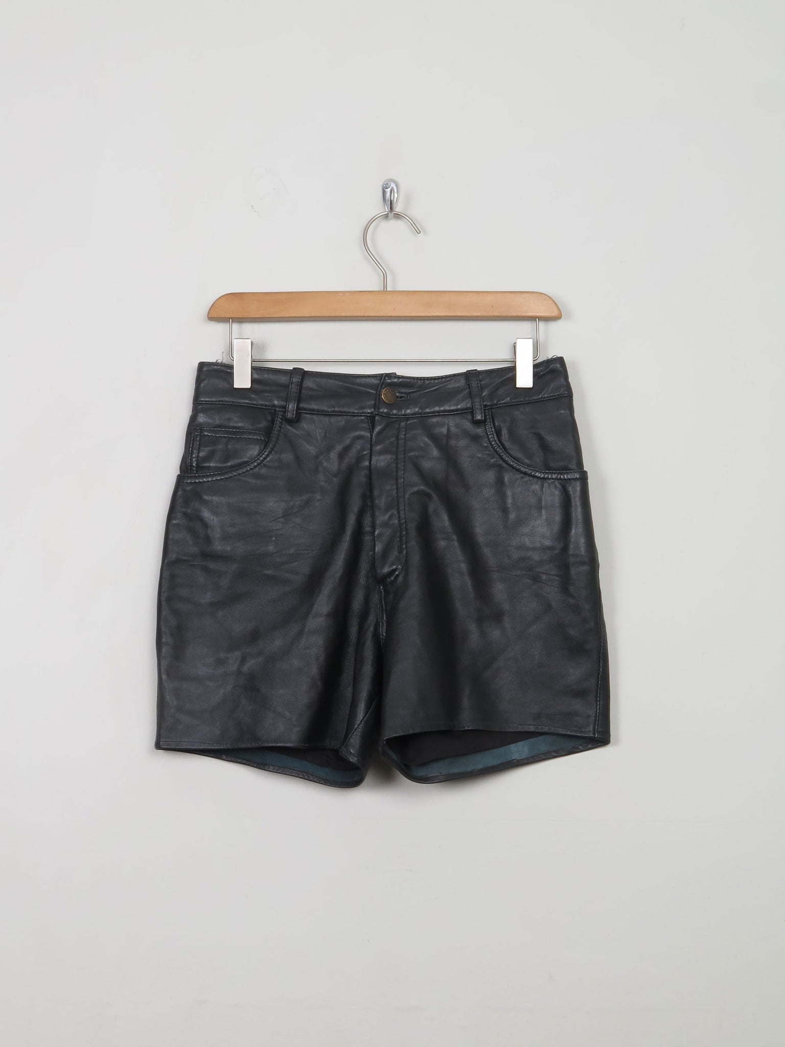 Women's Vintage Black Leather Shorts 29" W - The Harlequin