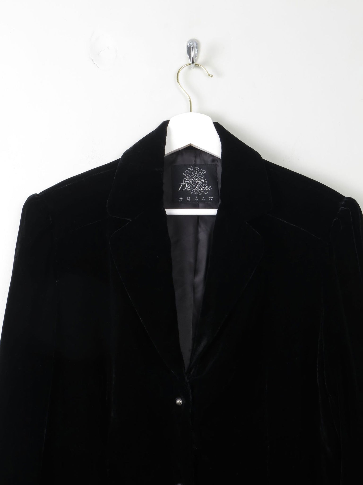 Women's Vintage Black Velvet Jacket M - The Harlequin