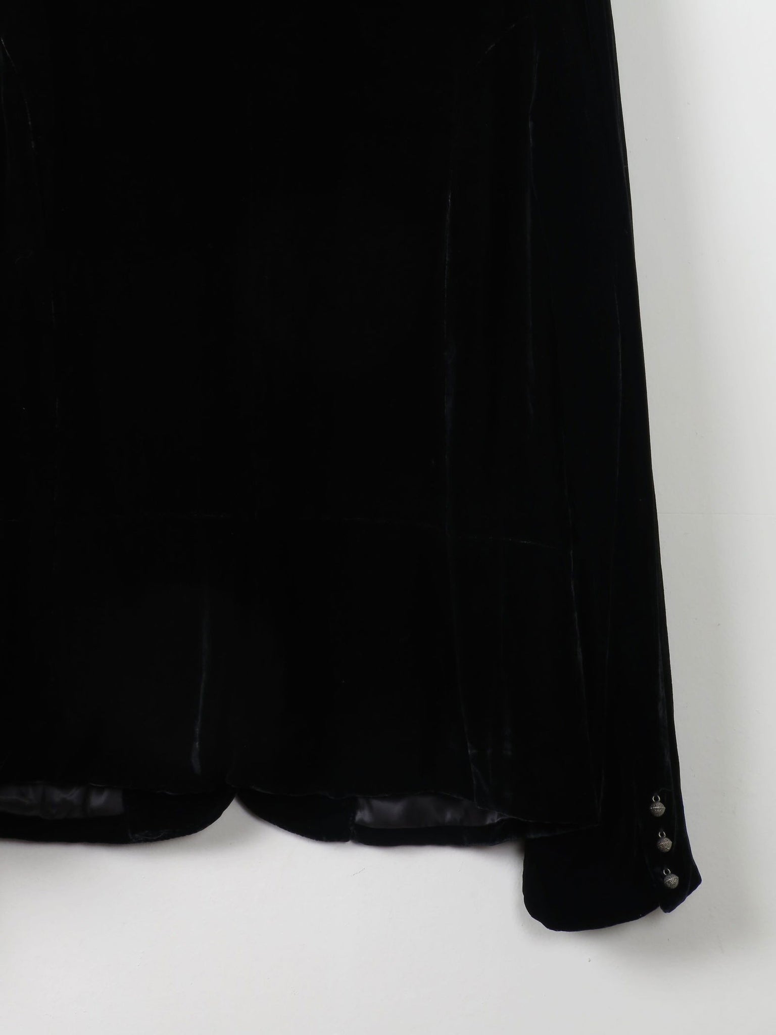 Women's Vintage Black Velvet Jacket M - The Harlequin
