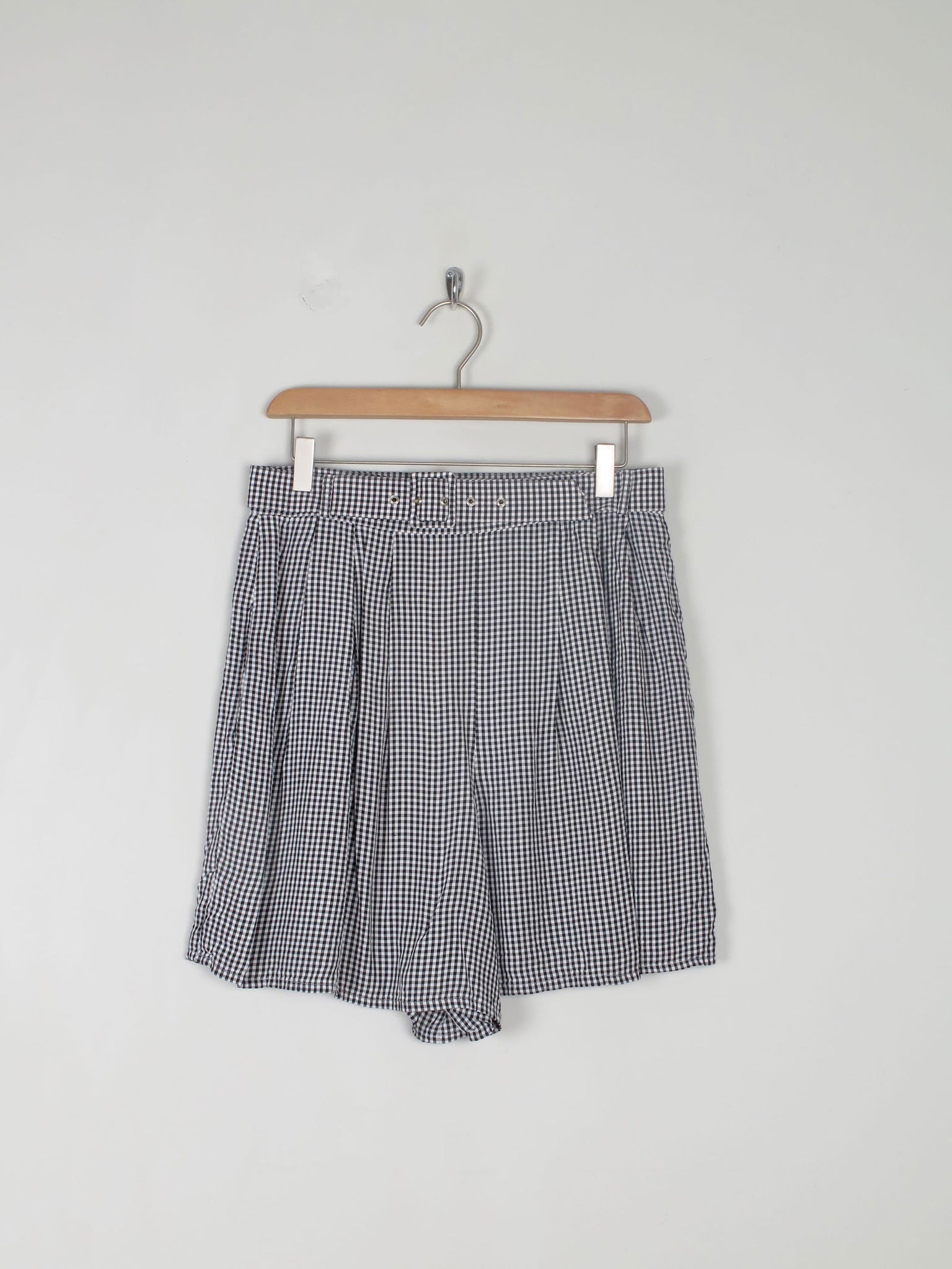 Women's Vintage Black & White Gingham Shorts S 29" W - The Harlequin