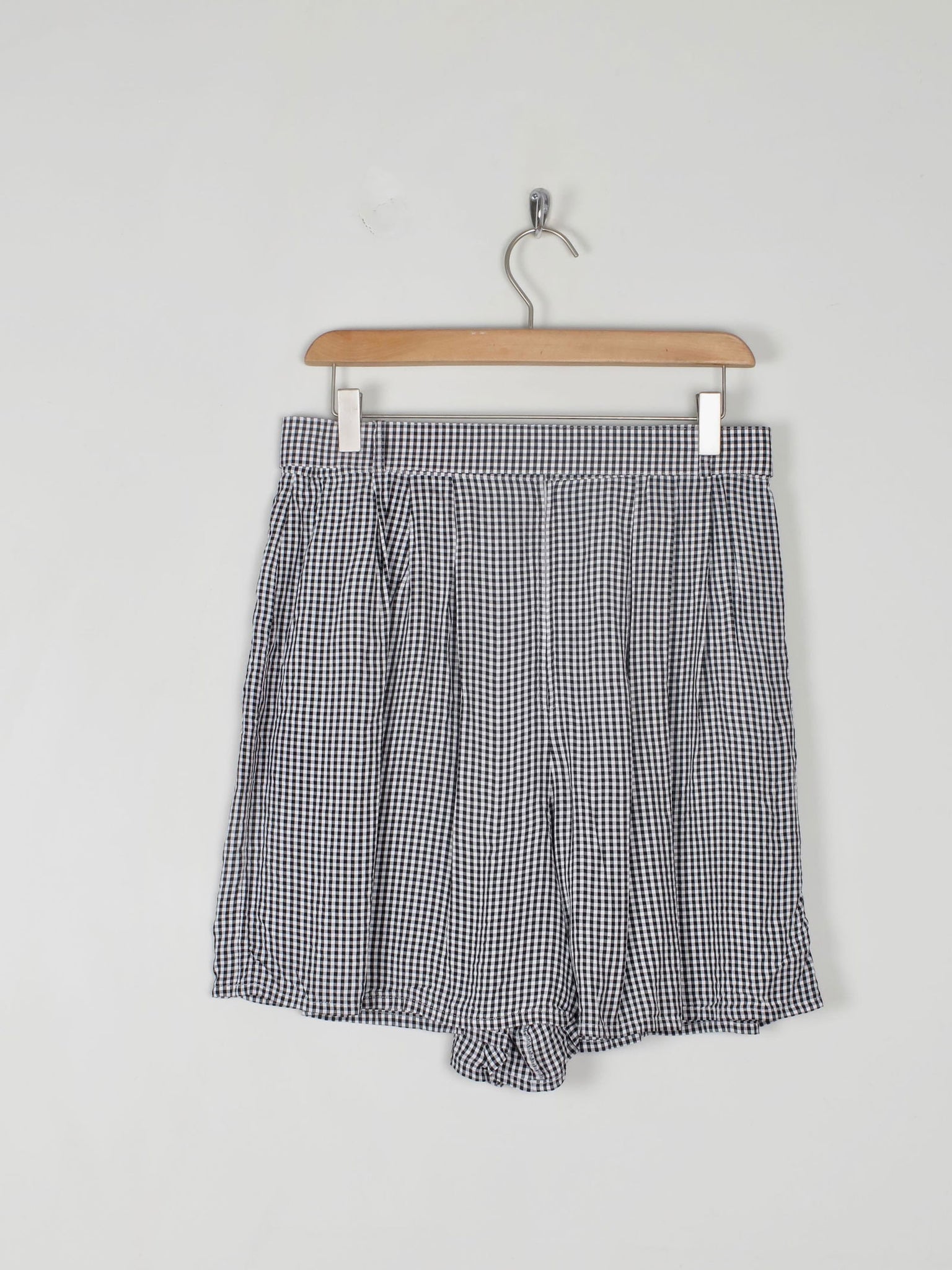 Women's Vintage Black & White Gingham Shorts S 29" W - The Harlequin