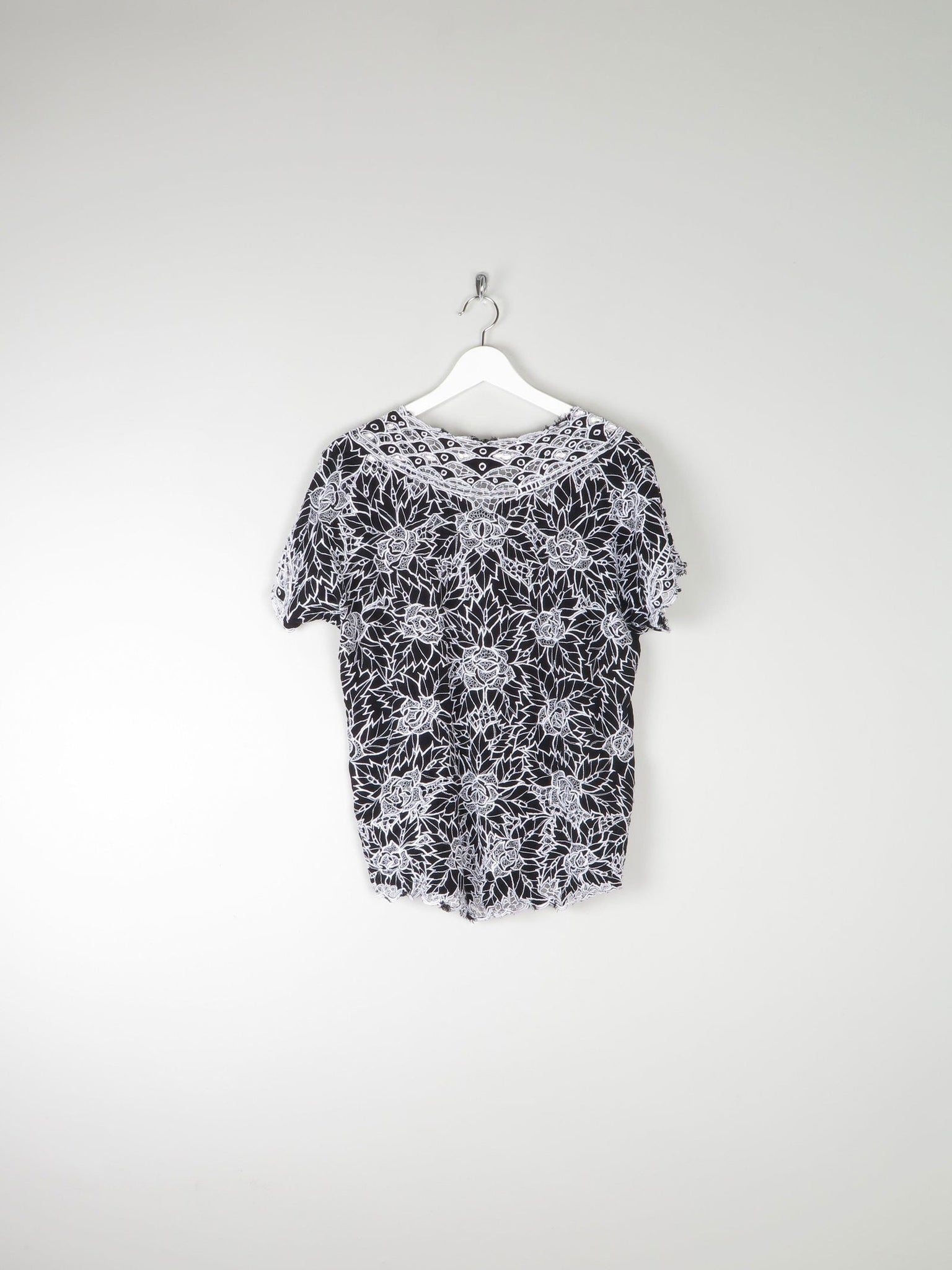 Women's Vintage Black & White Lace Blouse M - The Harlequin