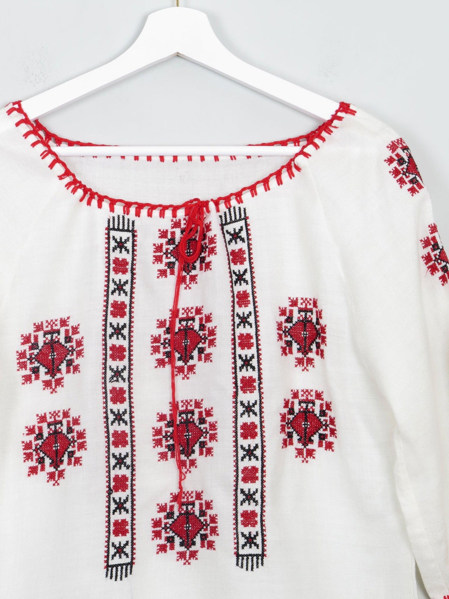 Women’s Vintage Cream Embroidered Peasant Blouse XS - The Harlequin